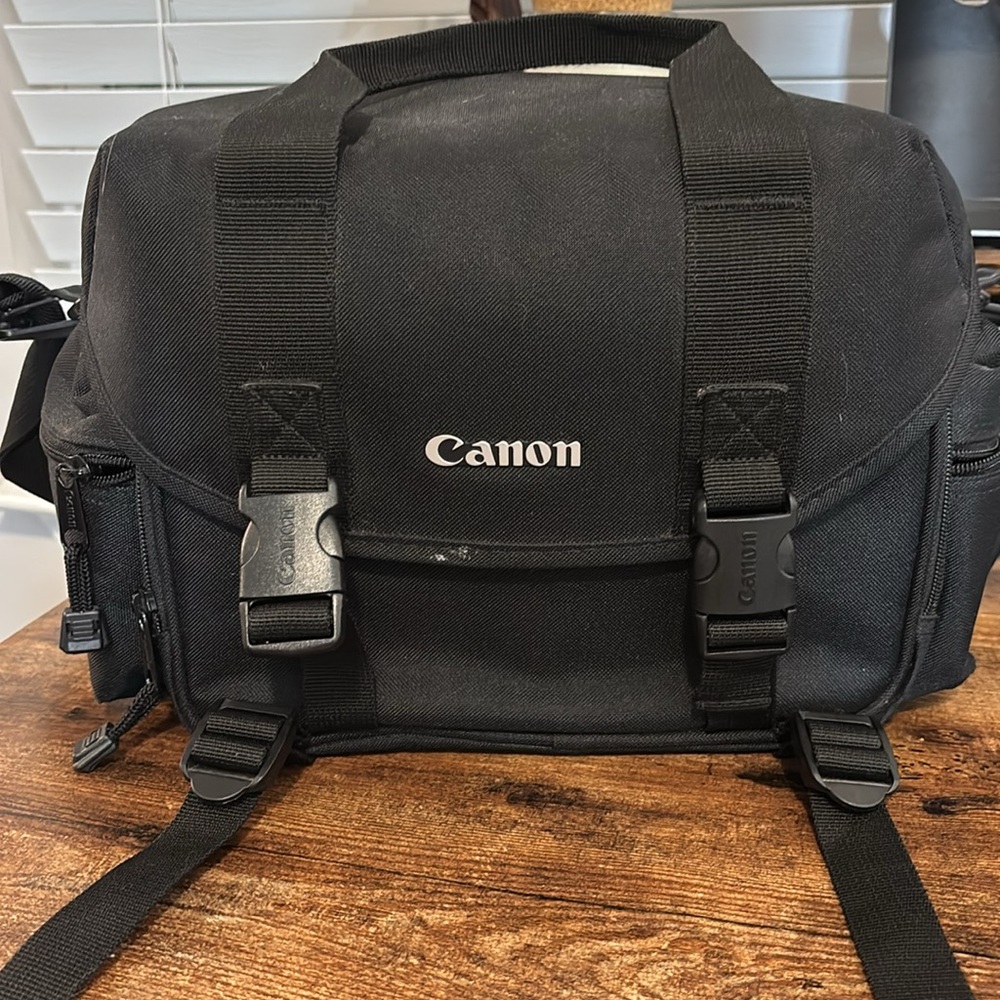 Canon Rebel XSI Camera and 67mm Zoom Lens - Picture 10 of 10